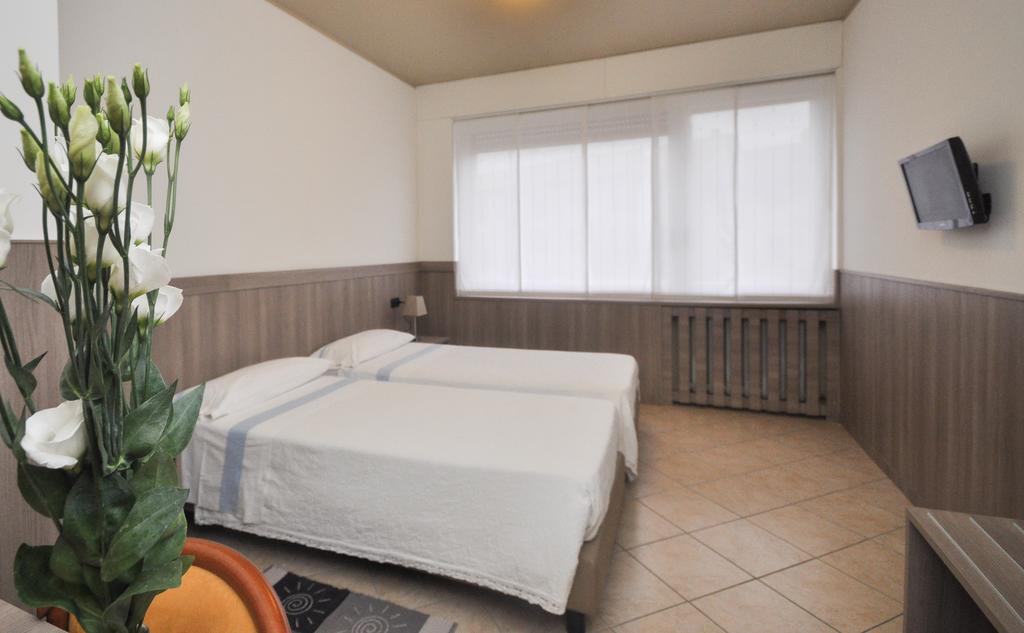 Albergo Sole Mariano Comense Bagian luar foto