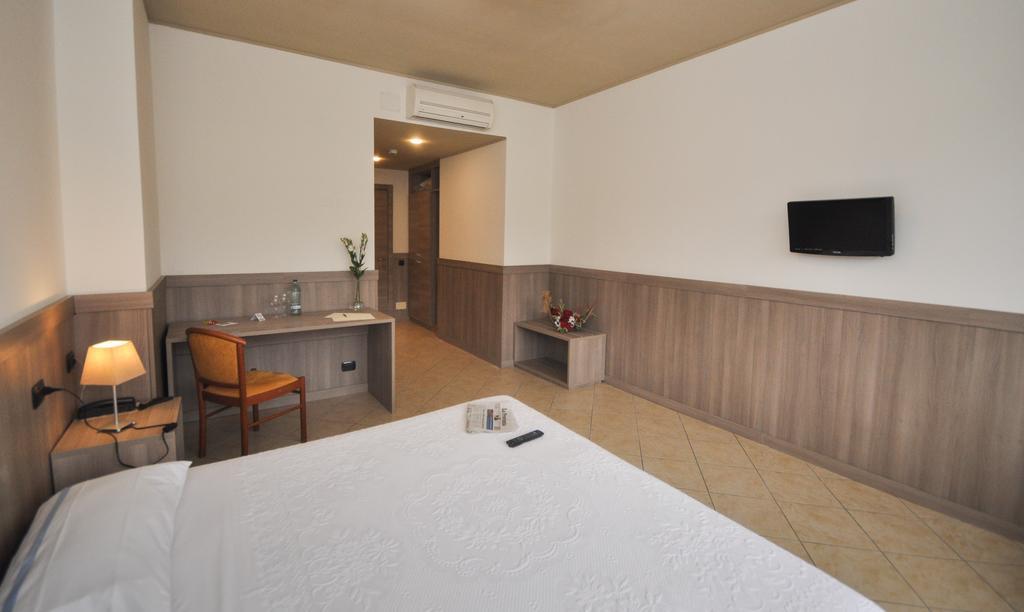 Albergo Sole Mariano Comense Bagian luar foto