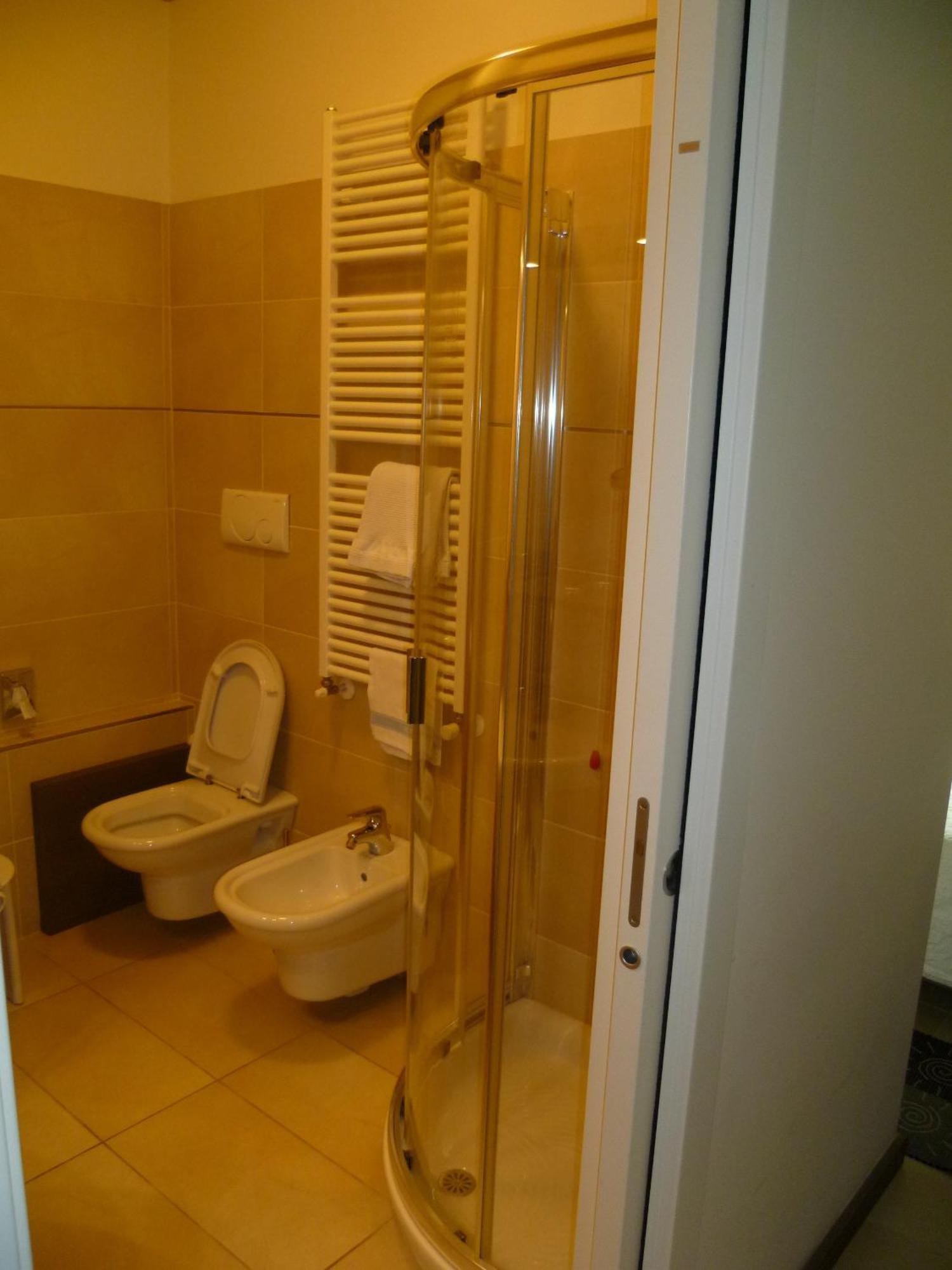 Albergo Sole Mariano Comense Bagian luar foto