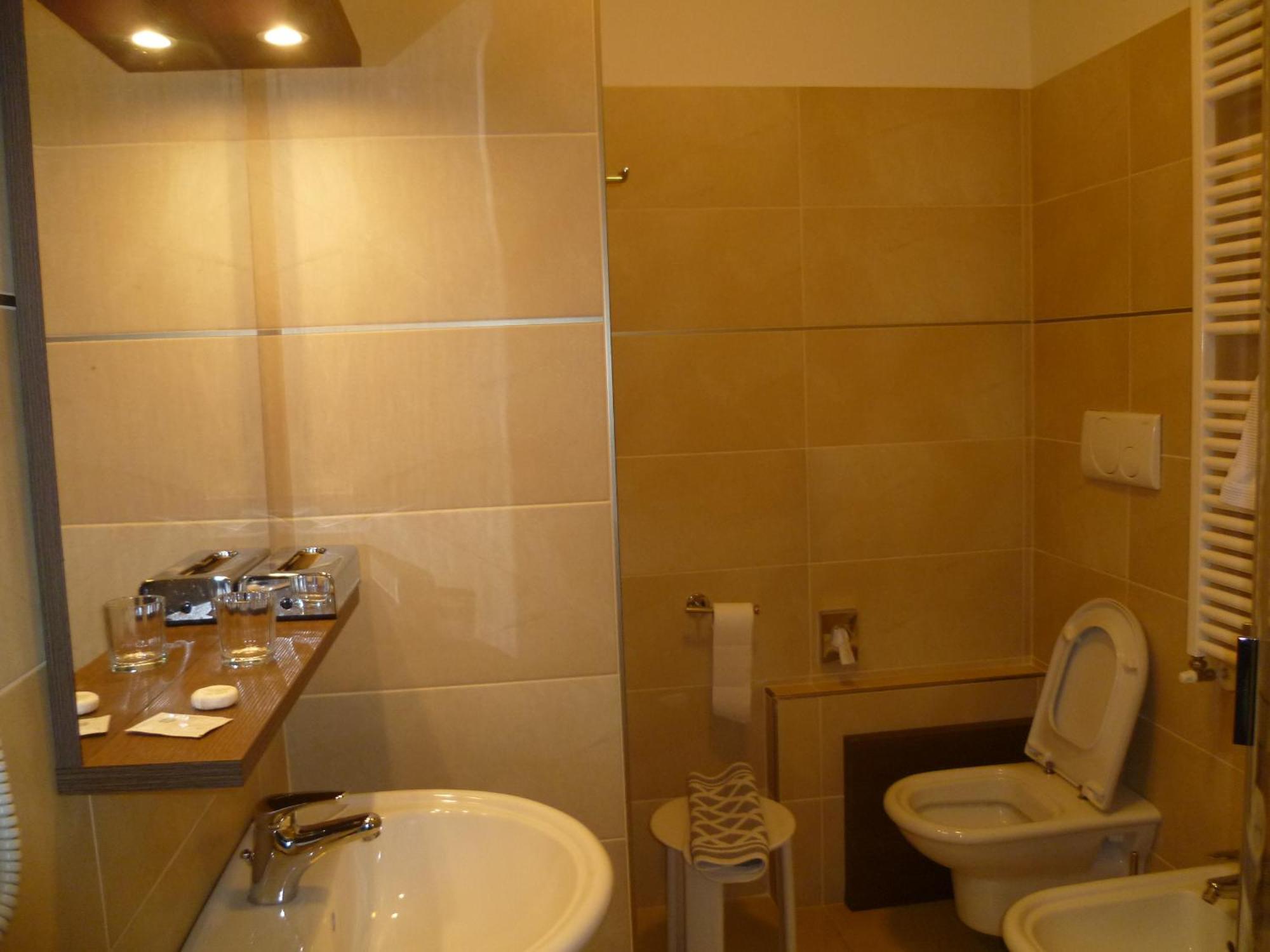 Albergo Sole Mariano Comense Bagian luar foto