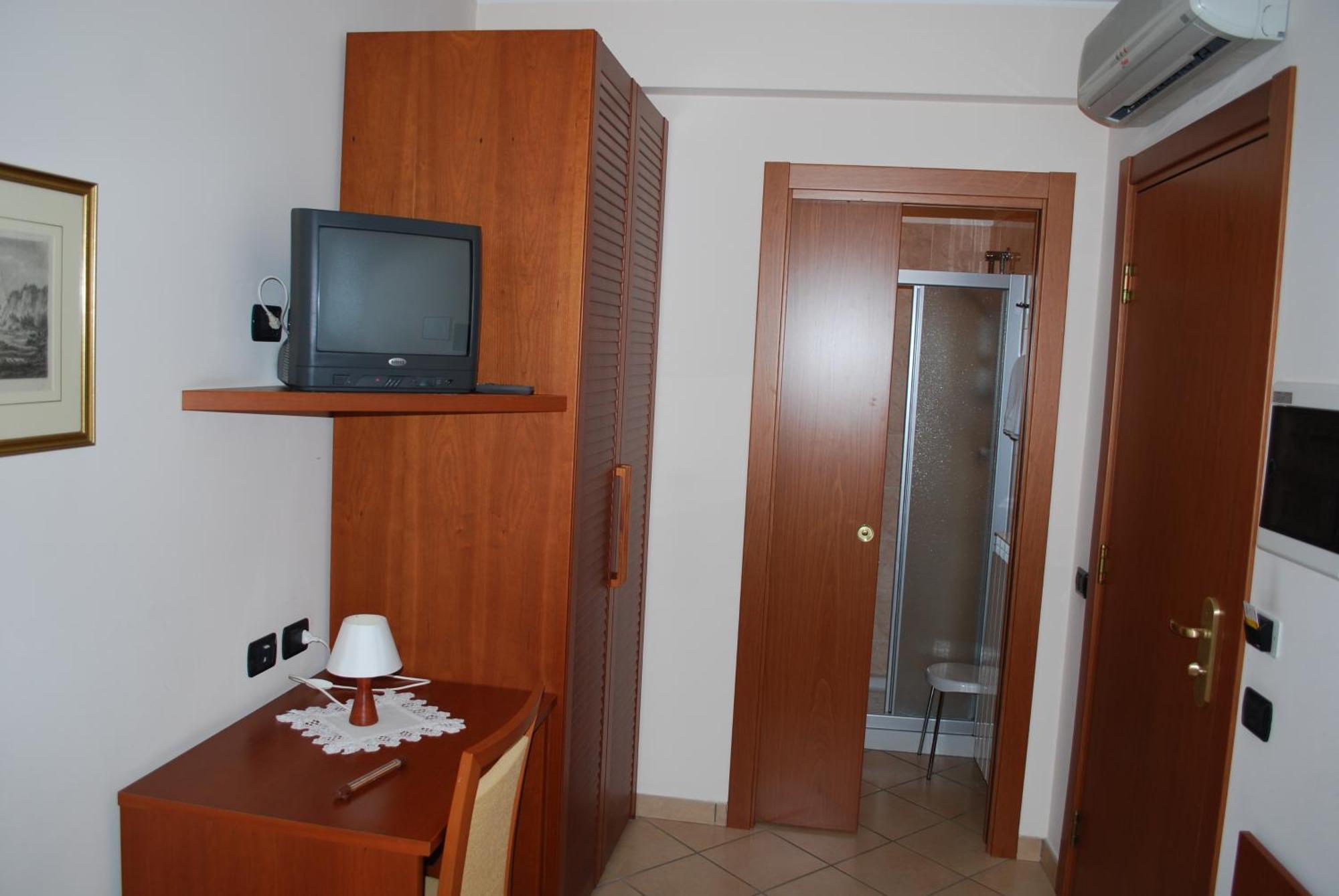 Albergo Sole Mariano Comense Bagian luar foto