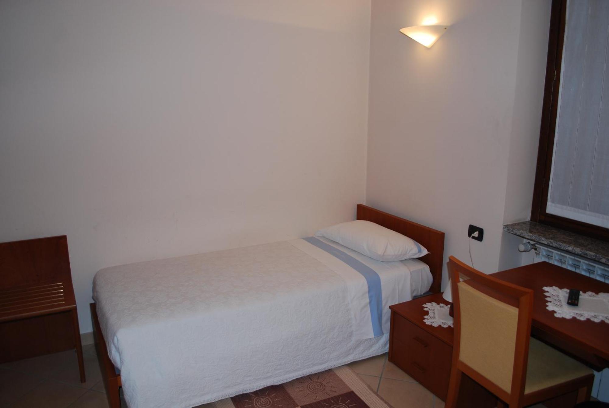 Albergo Sole Mariano Comense Bagian luar foto