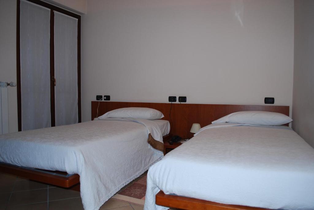 Albergo Sole Mariano Comense Ruang foto