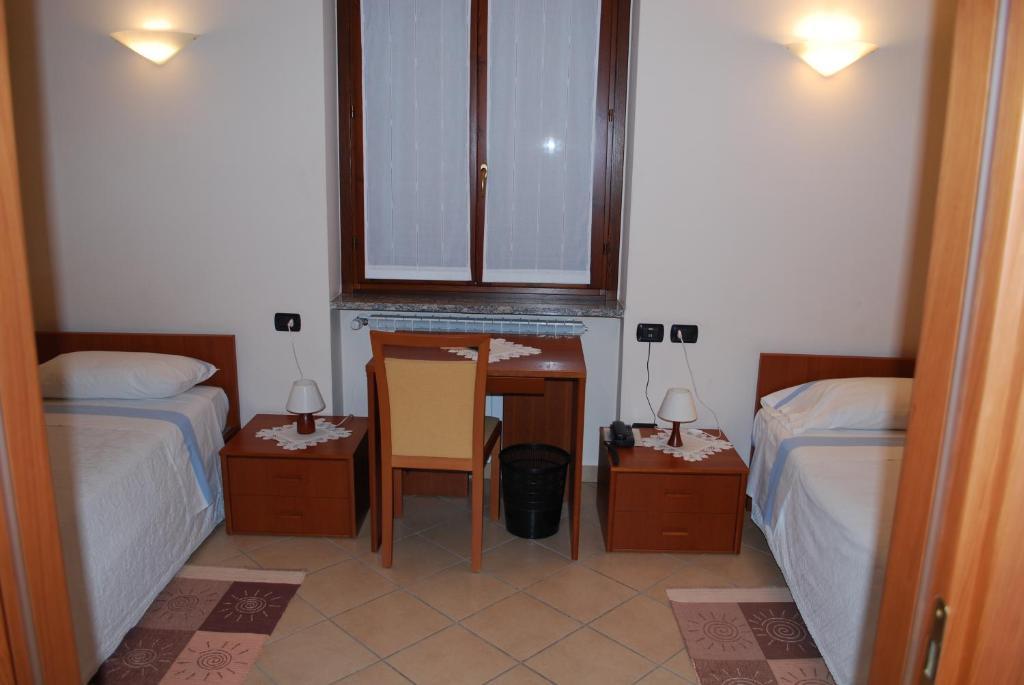 Albergo Sole Mariano Comense Ruang foto
